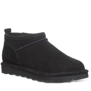 NWT Black Bearpaw Super Shorty Wide Black Boots in size 8